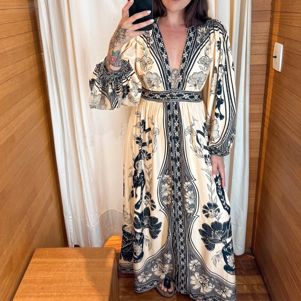 FARM RIO Elegant Black and Cream Floral Dress